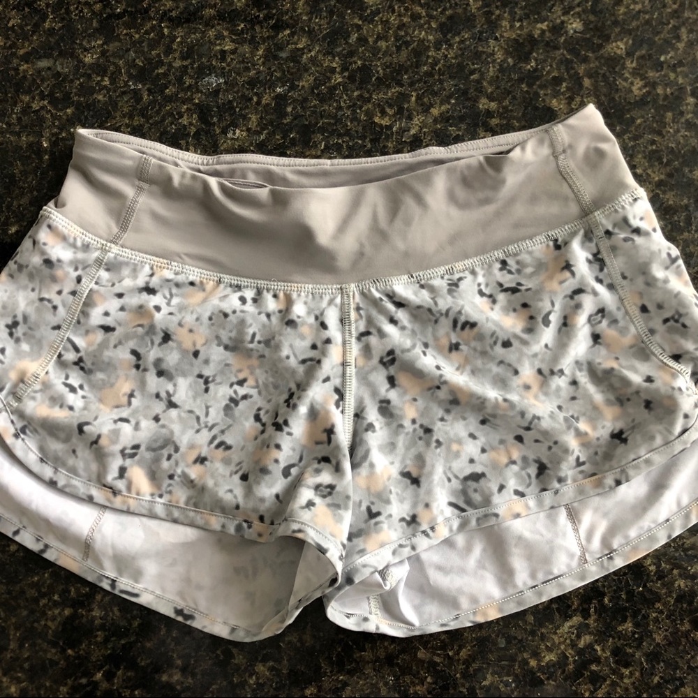 Lululemon Speed Up Shorts Size 4